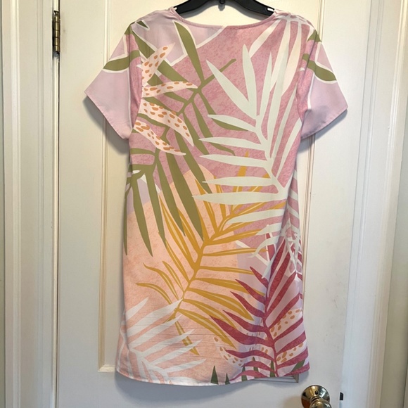 Mink Pink Dress. Size Medium, Pastels - Picture 3 of 4